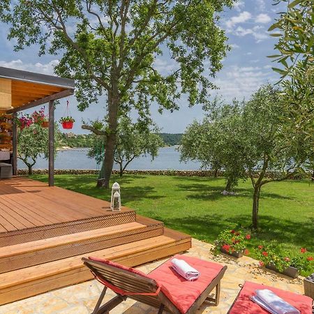 Beach House Ive With Jacuzzi, Pool, Playground And Bbq In An Olive Grove With A Beach, Pomer - Istria エクステリア 写真
