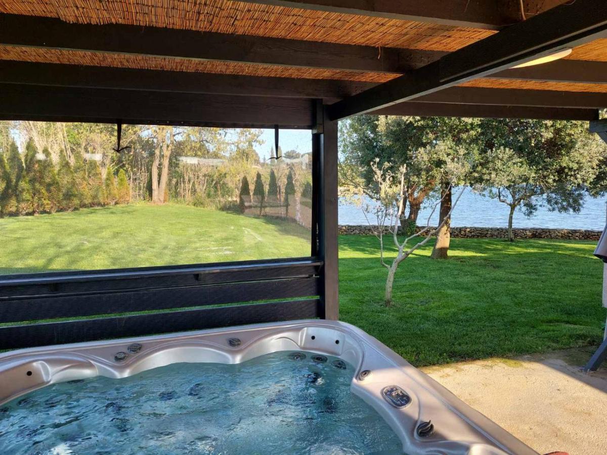 Beach House Ive With Jacuzzi, Pool, Playground And Bbq In An Olive Grove With A Beach, Pomer - Istria エクステリア 写真