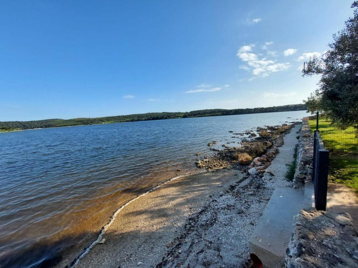 Beach House Ive With Jacuzzi, Pool, Playground And Bbq In An Olive Grove With A Beach, Pomer - Istria エクステリア 写真