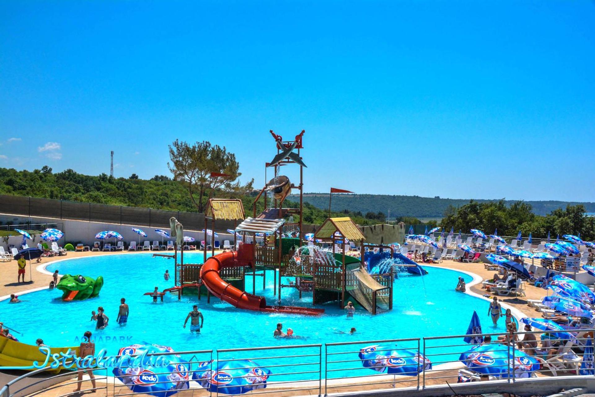Beach House Ive With Jacuzzi, Pool, Playground And Bbq In An Olive Grove With A Beach, Pomer - Istria エクステリア 写真