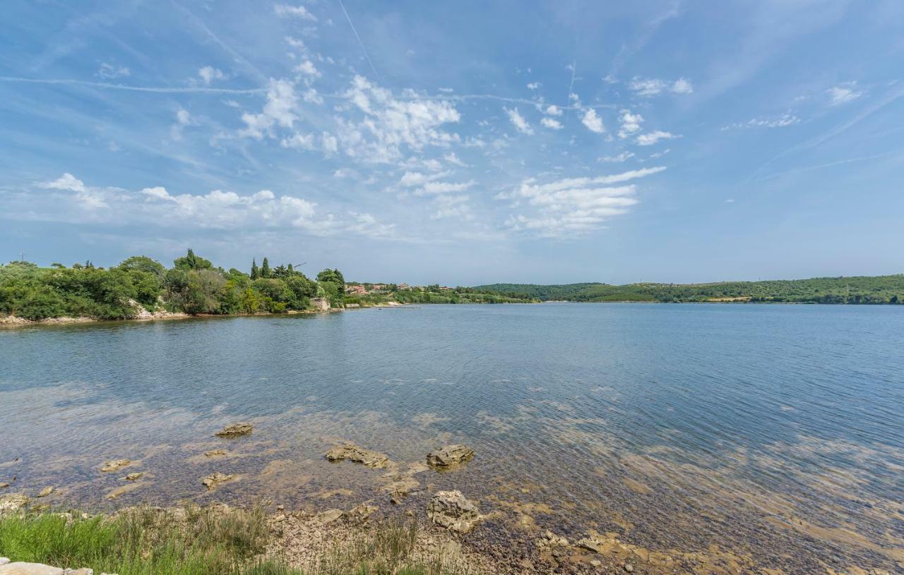 Beach House Ive With Jacuzzi, Pool, Playground And Bbq In An Olive Grove With A Beach, Pomer - Istria エクステリア 写真