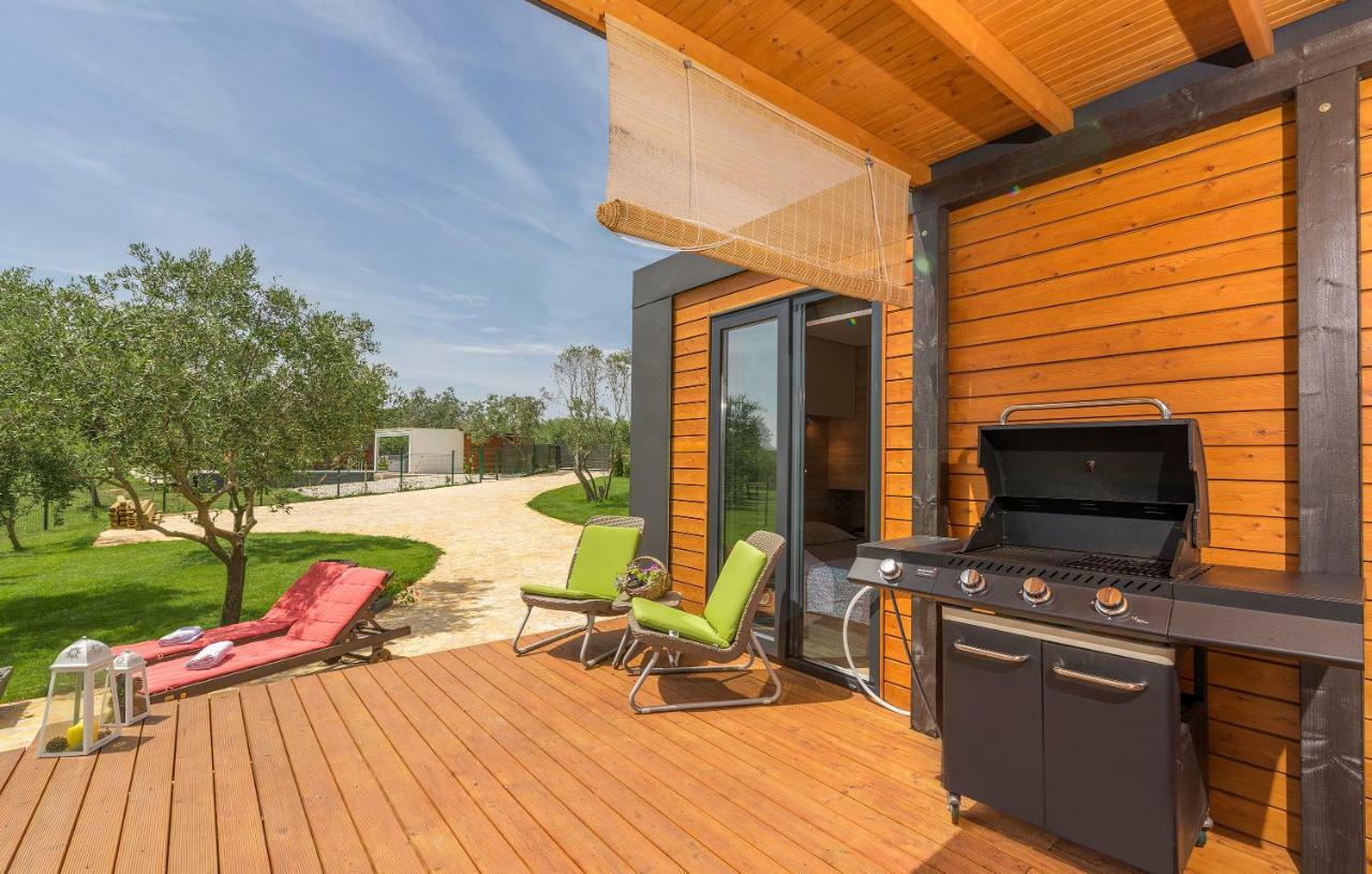 Beach House Ive With Jacuzzi, Pool, Playground And Bbq In An Olive Grove With A Beach, Pomer - Istria エクステリア 写真